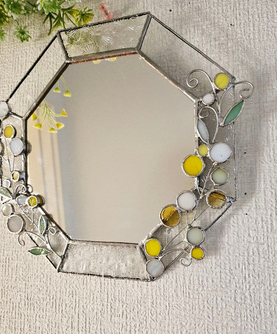 ✴︎:.。アネラ様　オーダー作品♪ ミモザの八角形鏡