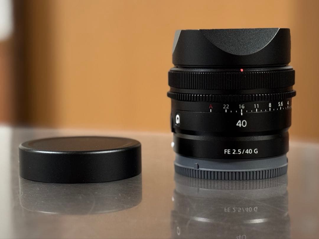 SONY FE 40mm F2.5G ほぼ新品　角型フードつき