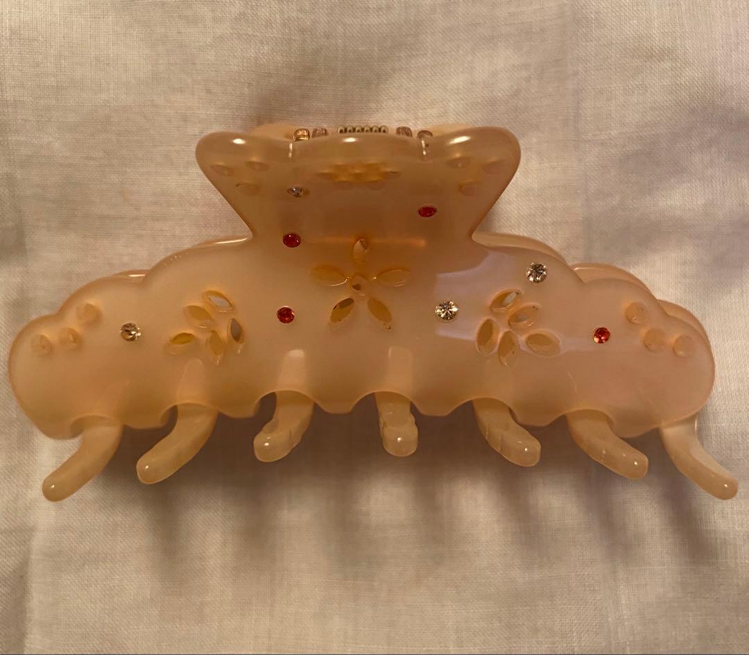 新品未使用品　アレクサンドルドゥパリ☆花模様クリーム色ヘアクリップ