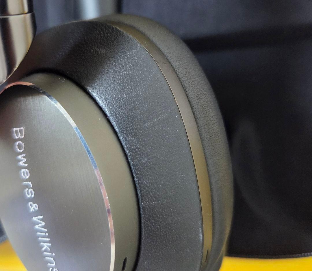 Bowers & Wilkins Px8 ワイヤレスヘッドフォン