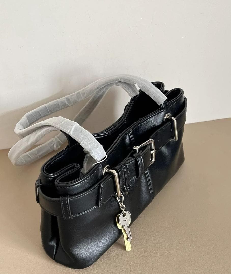 即購入 美品✨OSOI SHOULDER BROCLE バッグ