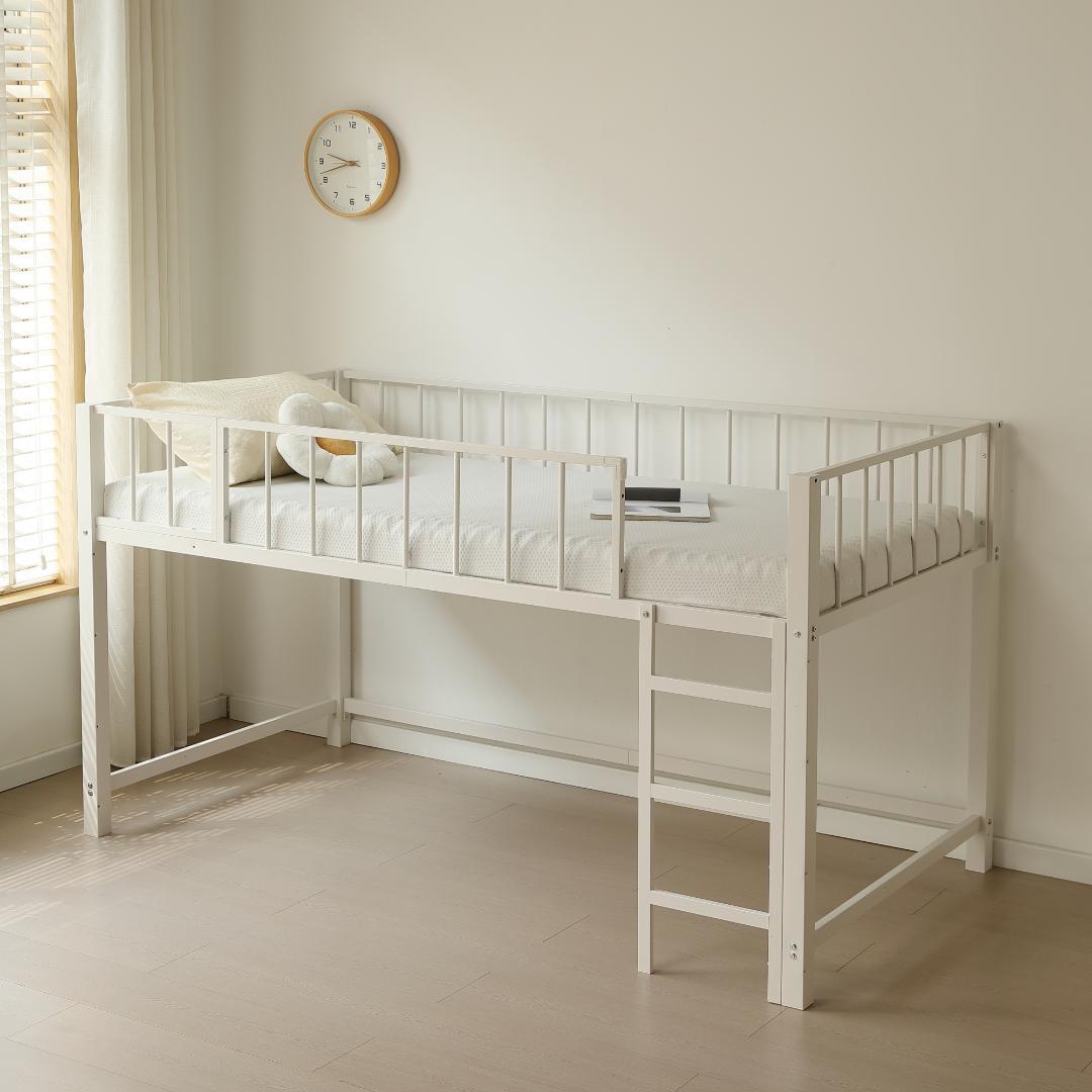 限定価格！ロータイプロフトベッド　シングルサイズ　省スペース　WHITE