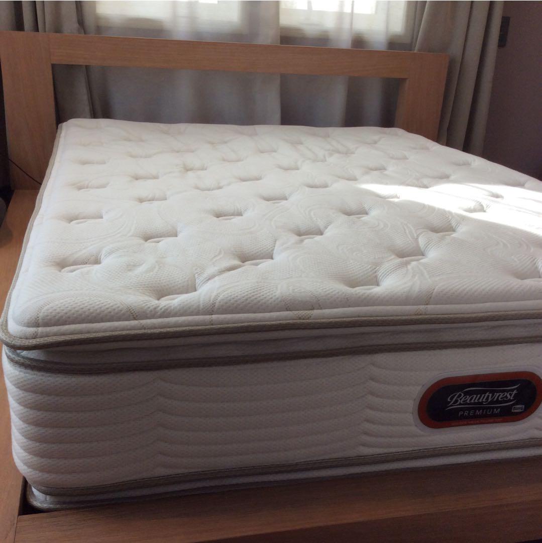 カトリーヌメミ リーヴゴーシュ ダブルベッド カッシーナ ナチュラル