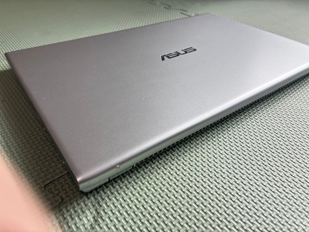 ASUS X512J core i5 ノートパソコン