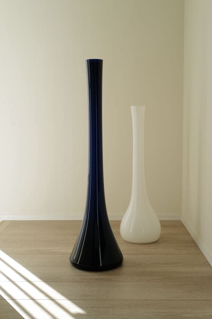 Tall Glass Vase①