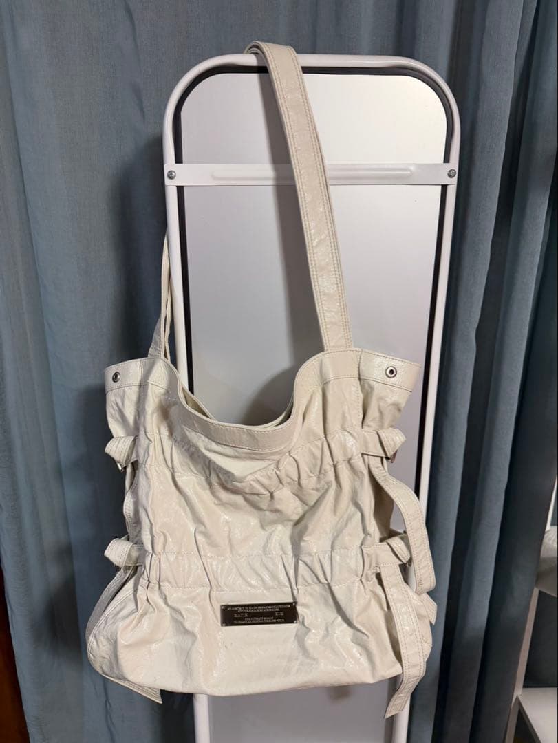 MATIN KIM FAUX LEATHER SEASHELL ショルダーバッグ