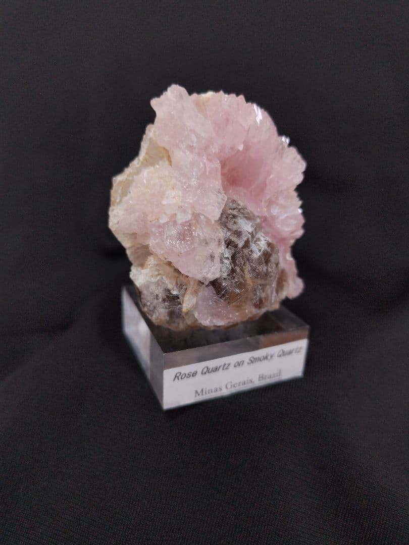 ローズクオーツ　Rose Quartz