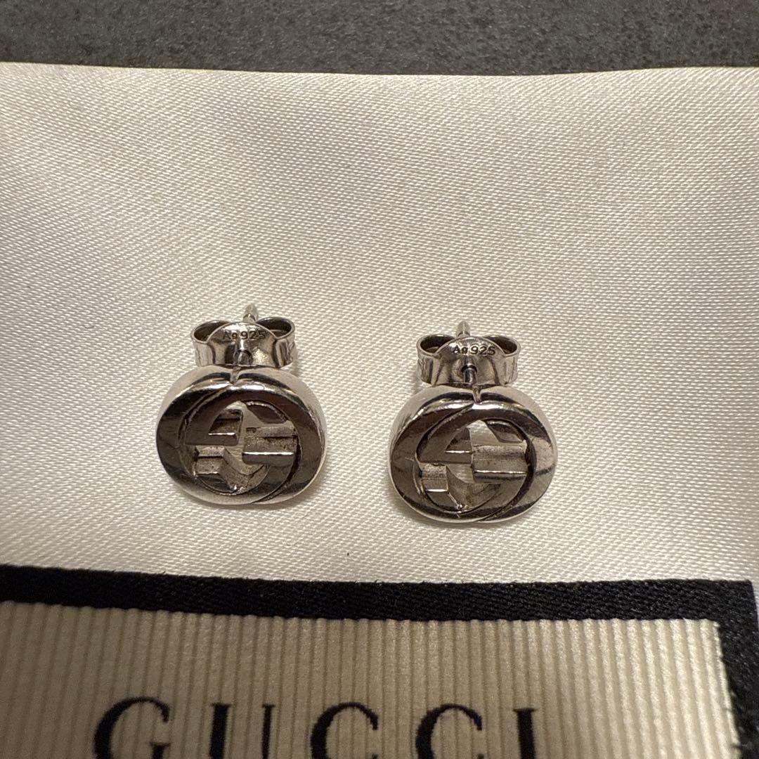 【両耳用】GUCCI ダブルGロゴ シルバーピアス
