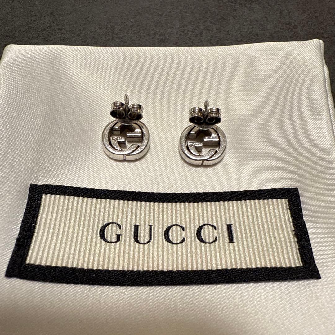 【両耳用】GUCCI ダブルGロゴ シルバーピアス