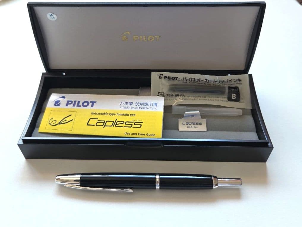 PILOT キャップレスデシモ黒　18金ロジウム仕上げ