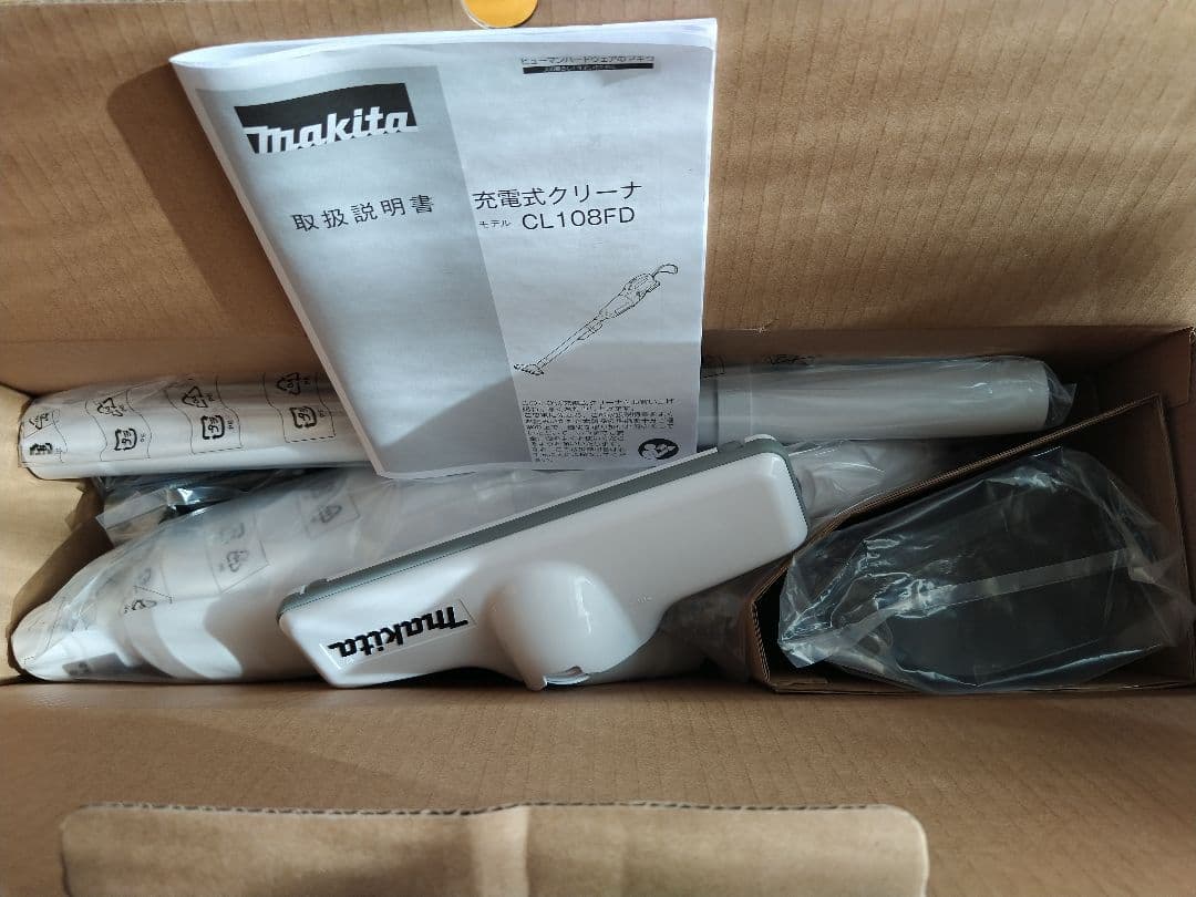 新品makitaマキタ コードレス掃除機CL108FD充電器バッテリー付ライト付