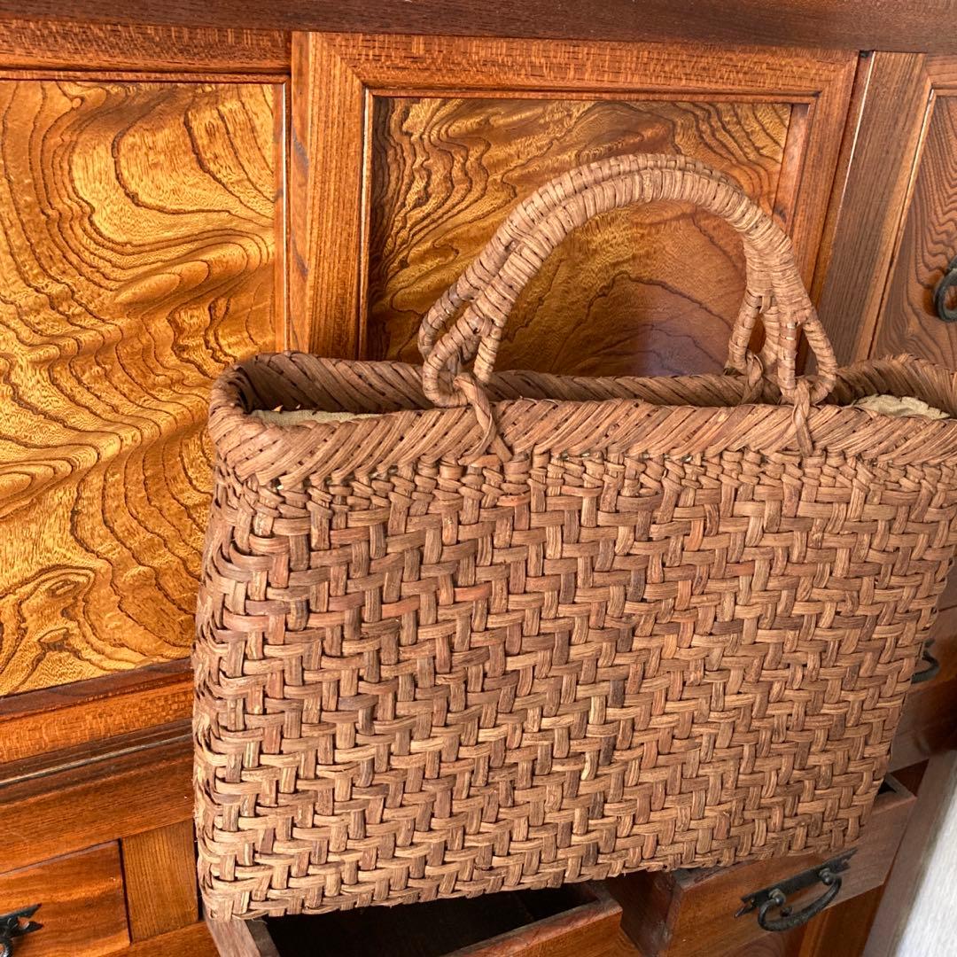 国産山葡萄　手作り　かごバッグ　網代編み　ファスナー内布付