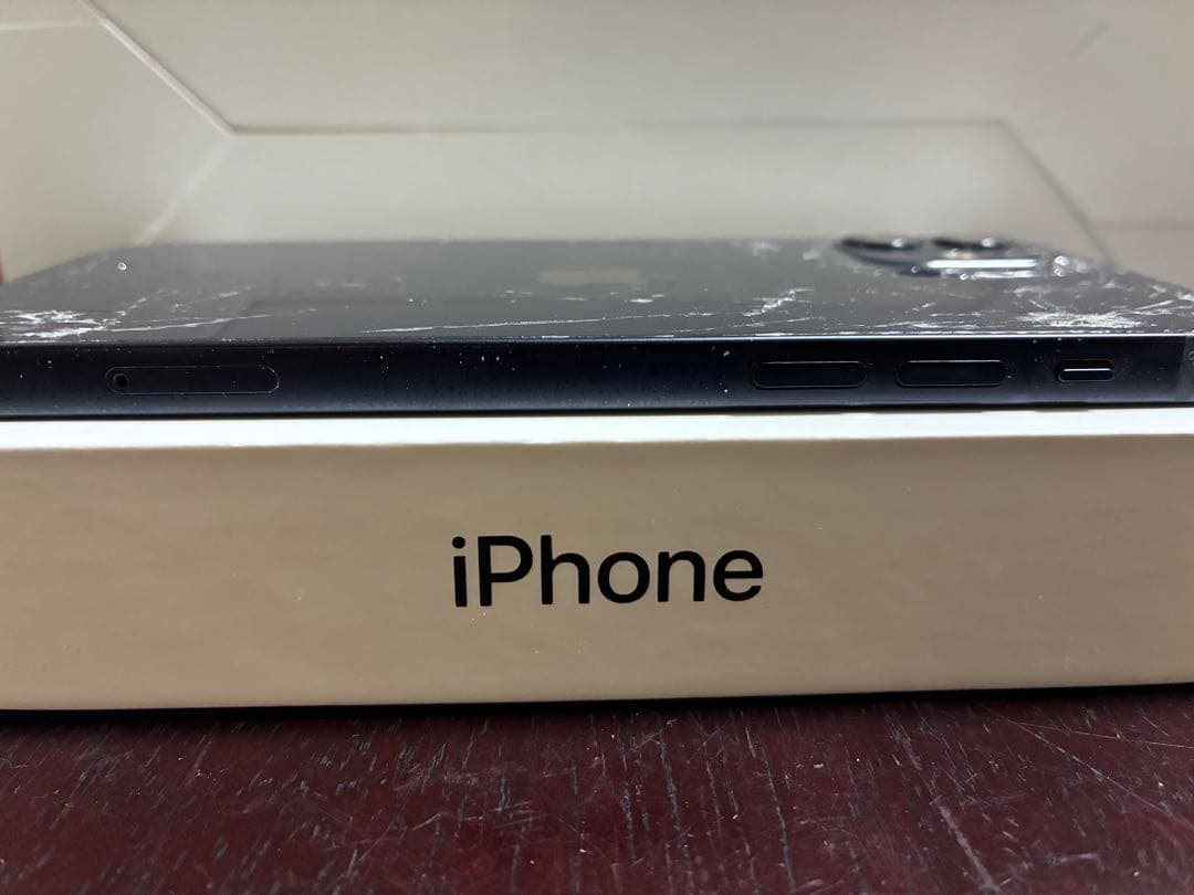 iPhone12 128GB ブラック（背面割れ）