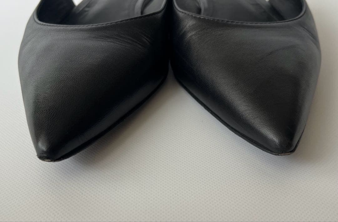 BOTTEGA VENETA ボッテガべネタ ポインテッドトゥ フラットサンダル