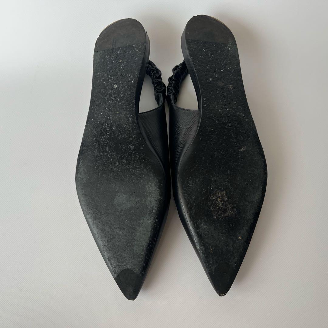 BOTTEGA VENETA ボッテガべネタ ポインテッドトゥ フラットサンダル