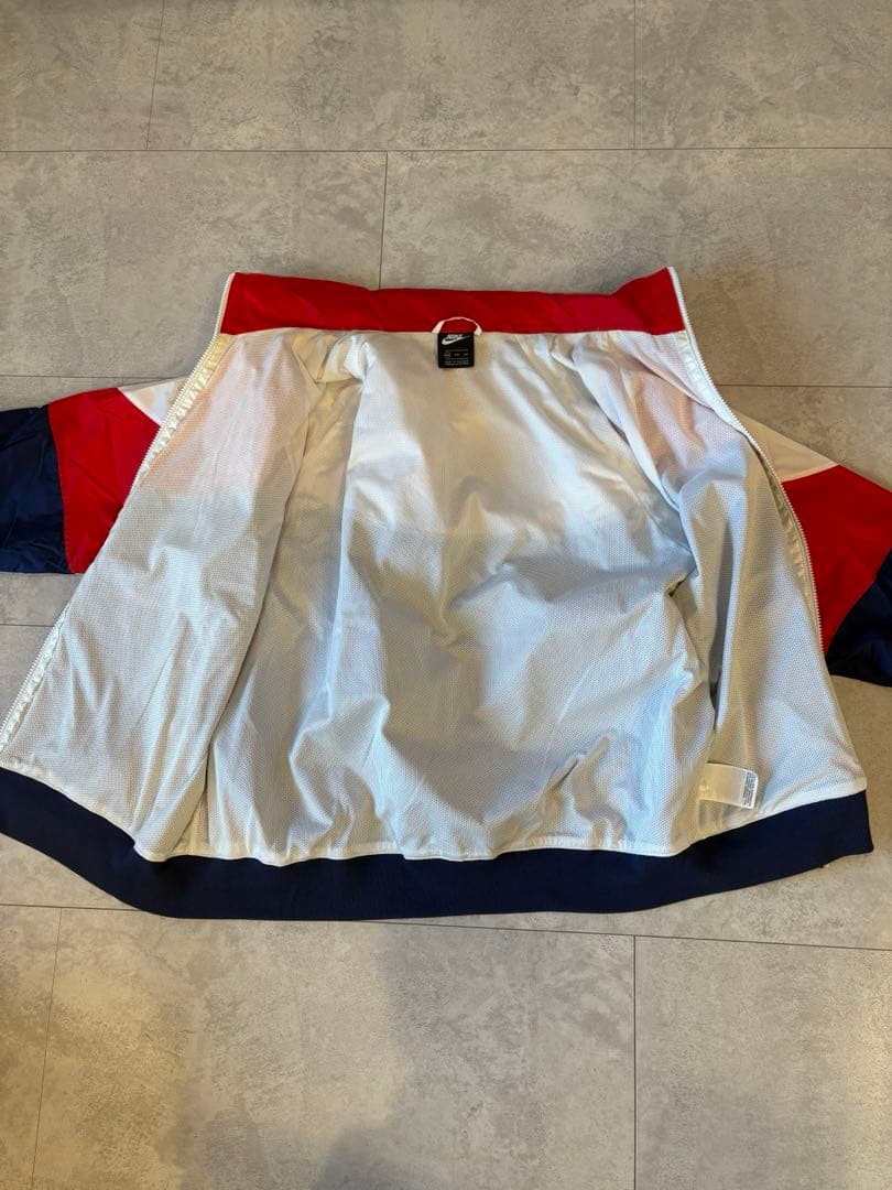 【美品・希少サイズ】ナイキ ナイロンジャケット 2XL ベイビーわるきゅーれ