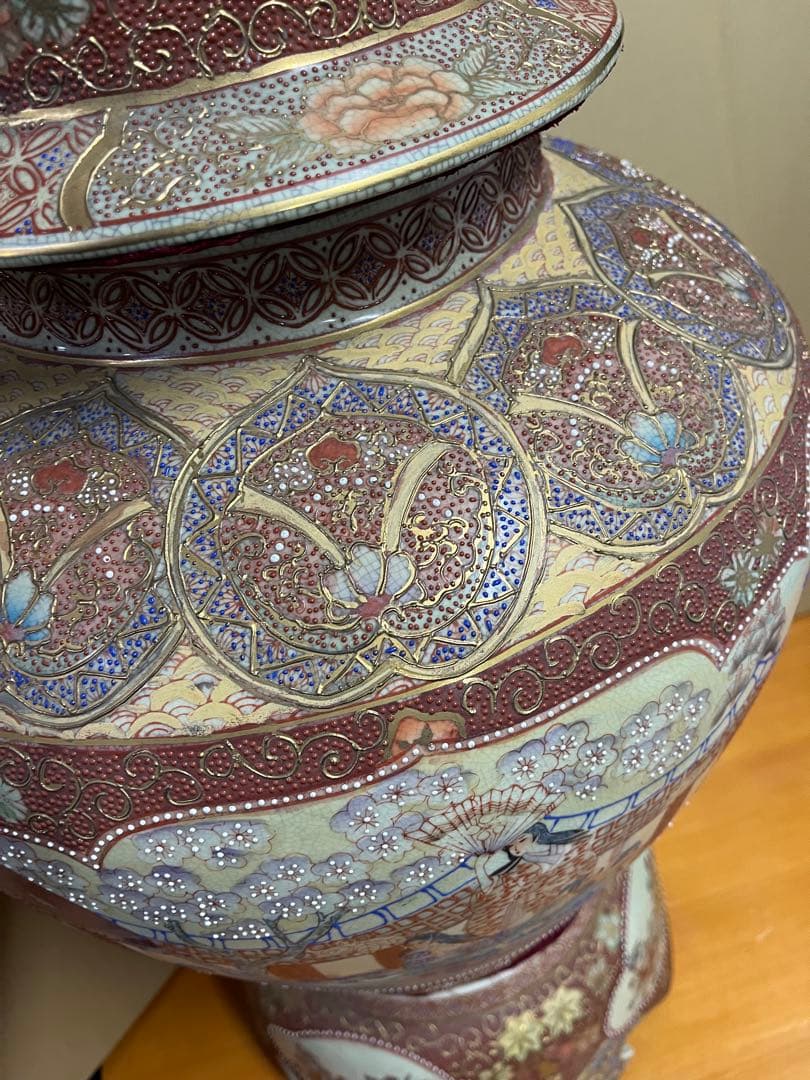 伝統的な日本の陶器花瓶　壺　アンティーク