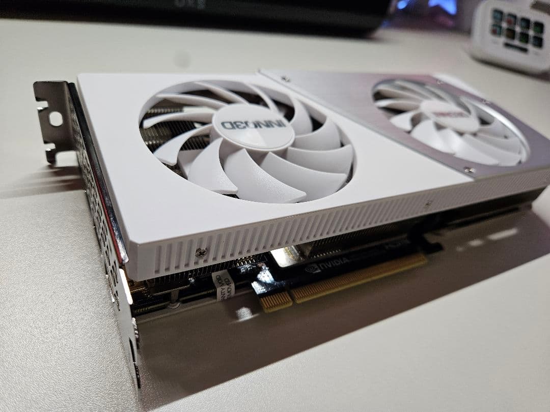 グラフィックボード・グラボ・ビデオカード INNO3D GeForce RTX 4070 Super 12GB