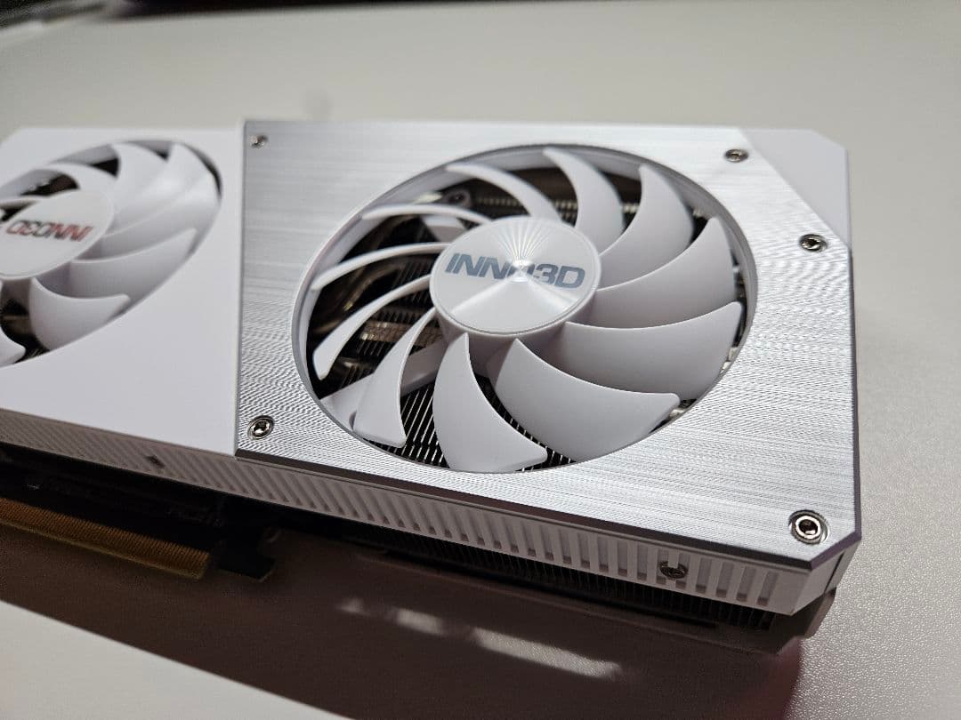 グラフィックボード・グラボ・ビデオカード INNO3D GeForce RTX 4070 Super 12GB
