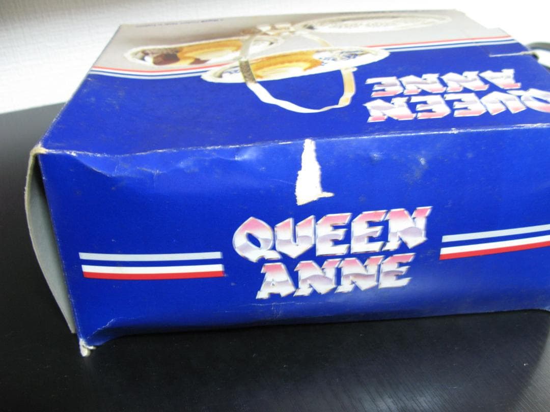 英国 エンボスと透かしのケーキスタンド シルバープレート Queen Anne