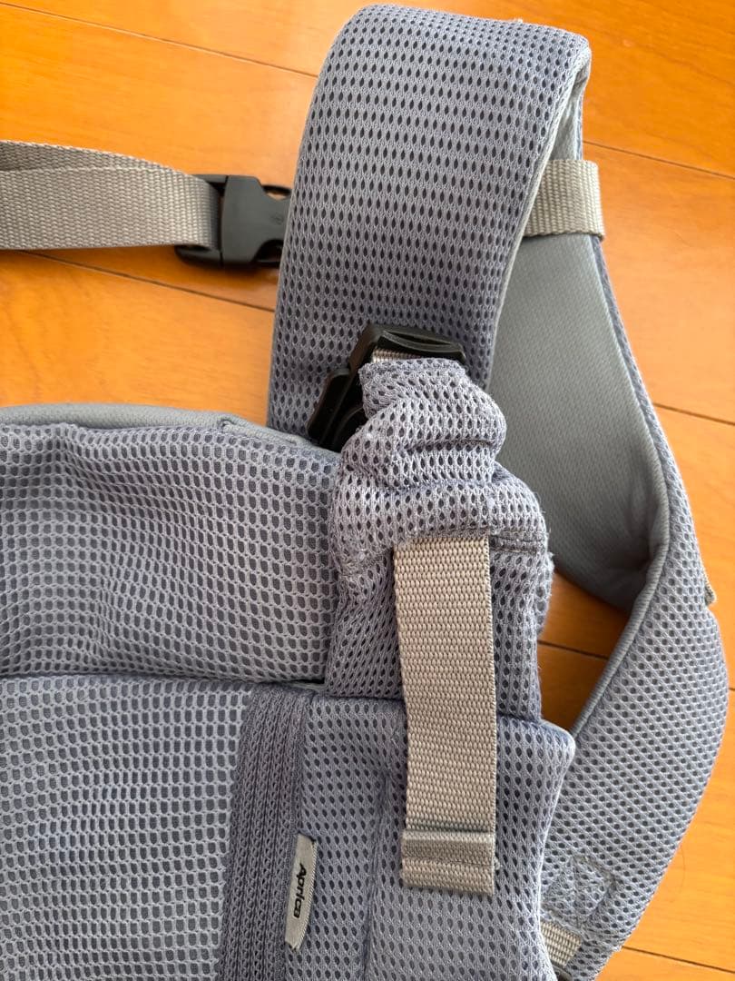 puk　Aprica Lacris抱っこ紐 グレー