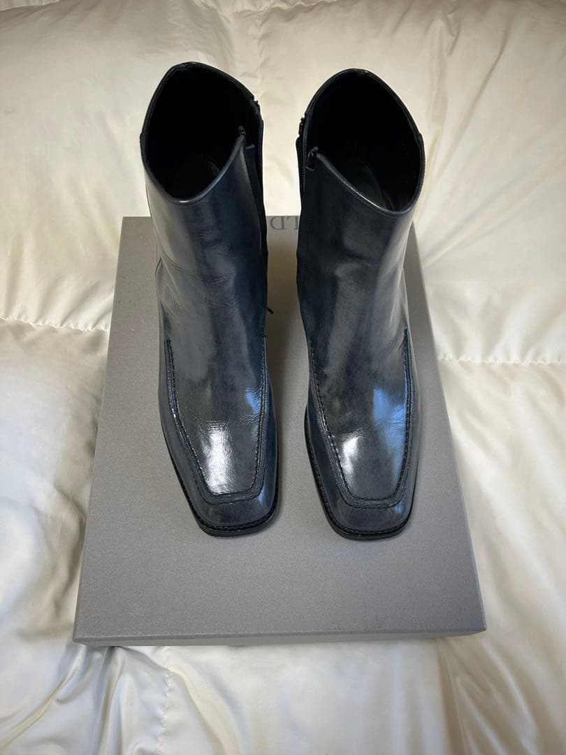 UNTISHOLD 本革 ショートブーツ