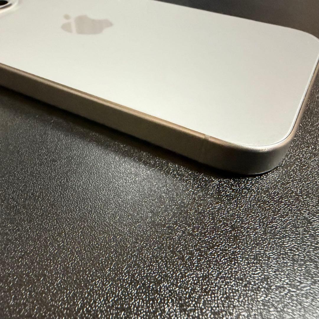 「ゆかりんご 」iPhone15pro ナチュラルチタニウム128GB