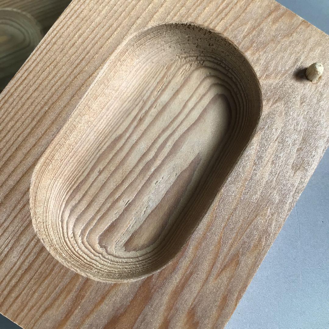 Ｒ２１１　香合　『岩木秀斎作』『東大寺　筒井寛昭　箱書』『東大寺古材香合』　共箱