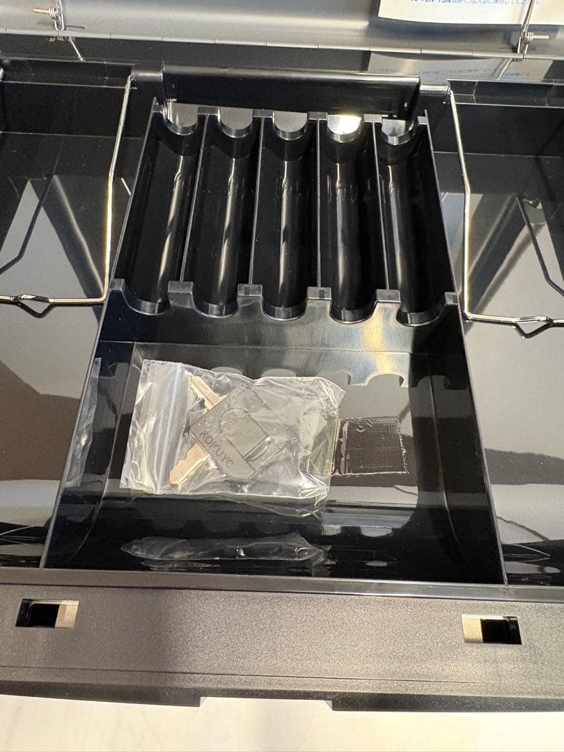 コクヨ手提げ金庫 「CB-1NDM」