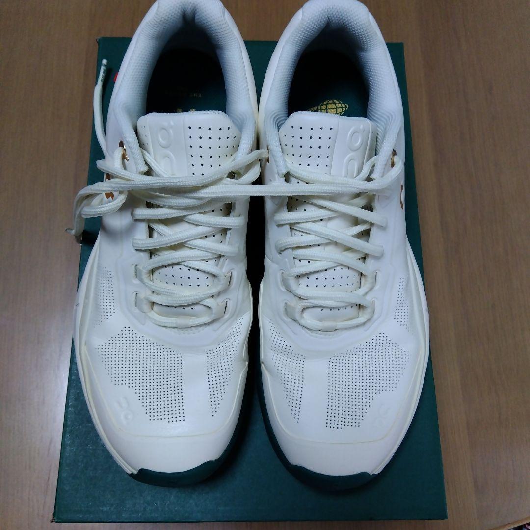 On THE ROGER PRO BEAMS ホワイト27センチ