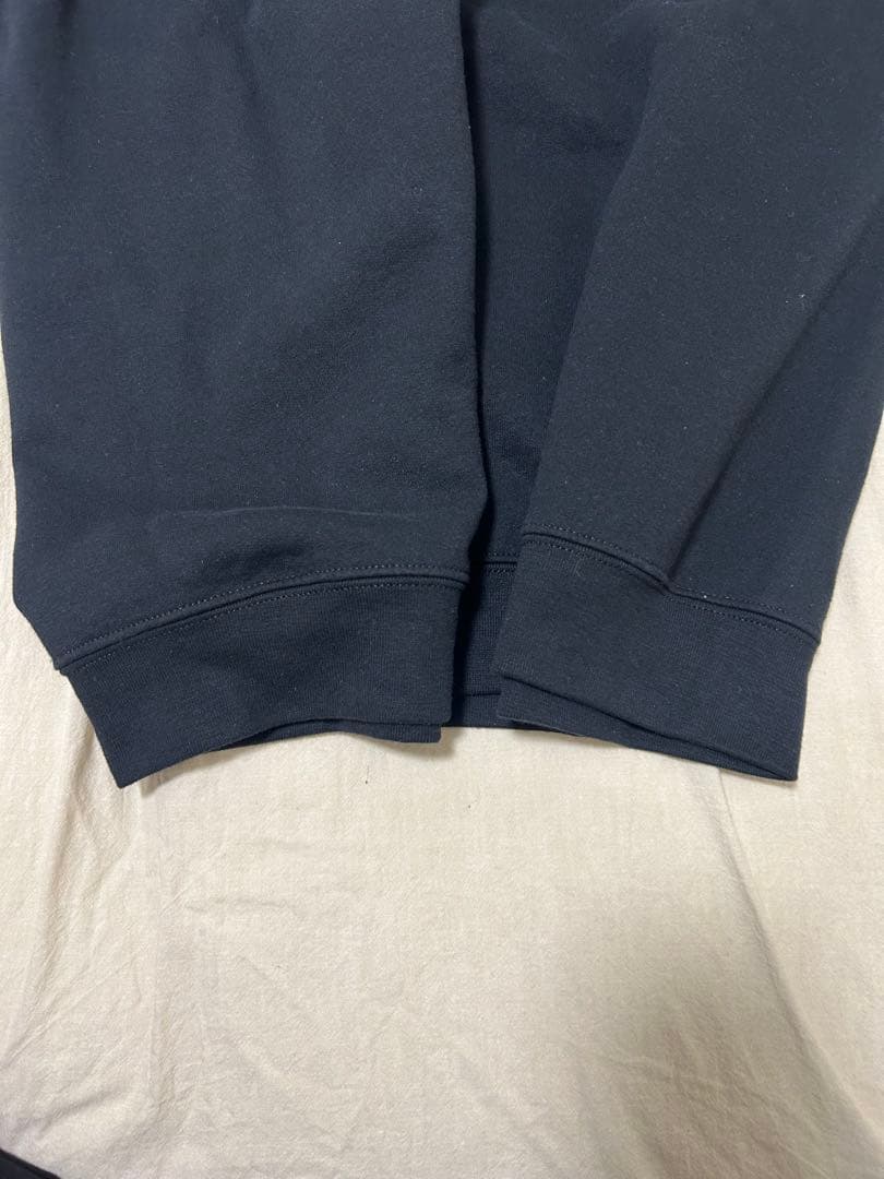 し*ん様 Creek ロゴ BLACK CREW NECK クルーネック トレー