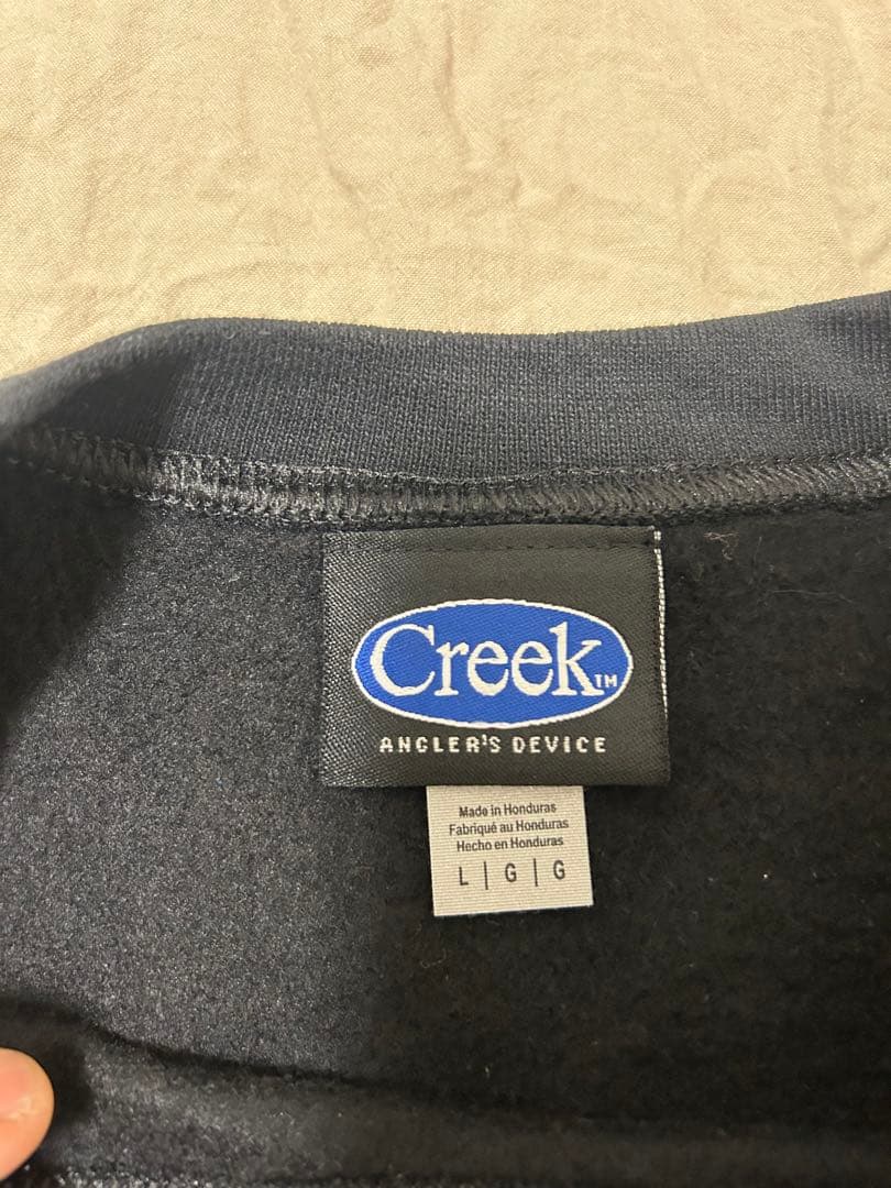 し*ん様 Creek ロゴ BLACK CREW NECK クルーネック トレー