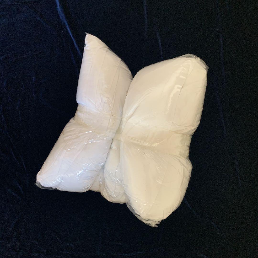 手刺繍のクッションカバー