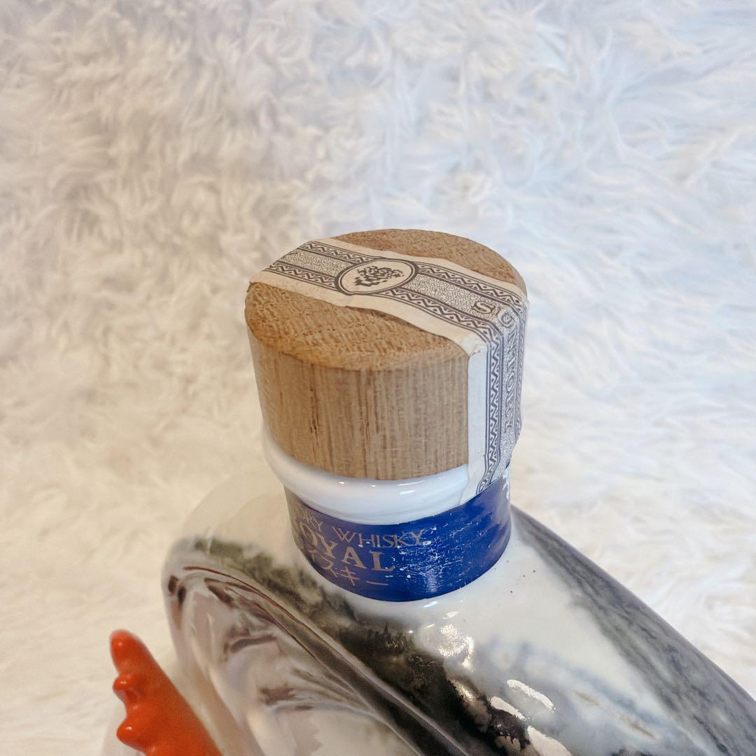 【未開栓・美品】サントリー ローヤルウイスキー 干支ボトル 酉 鶏 陶器ボトル