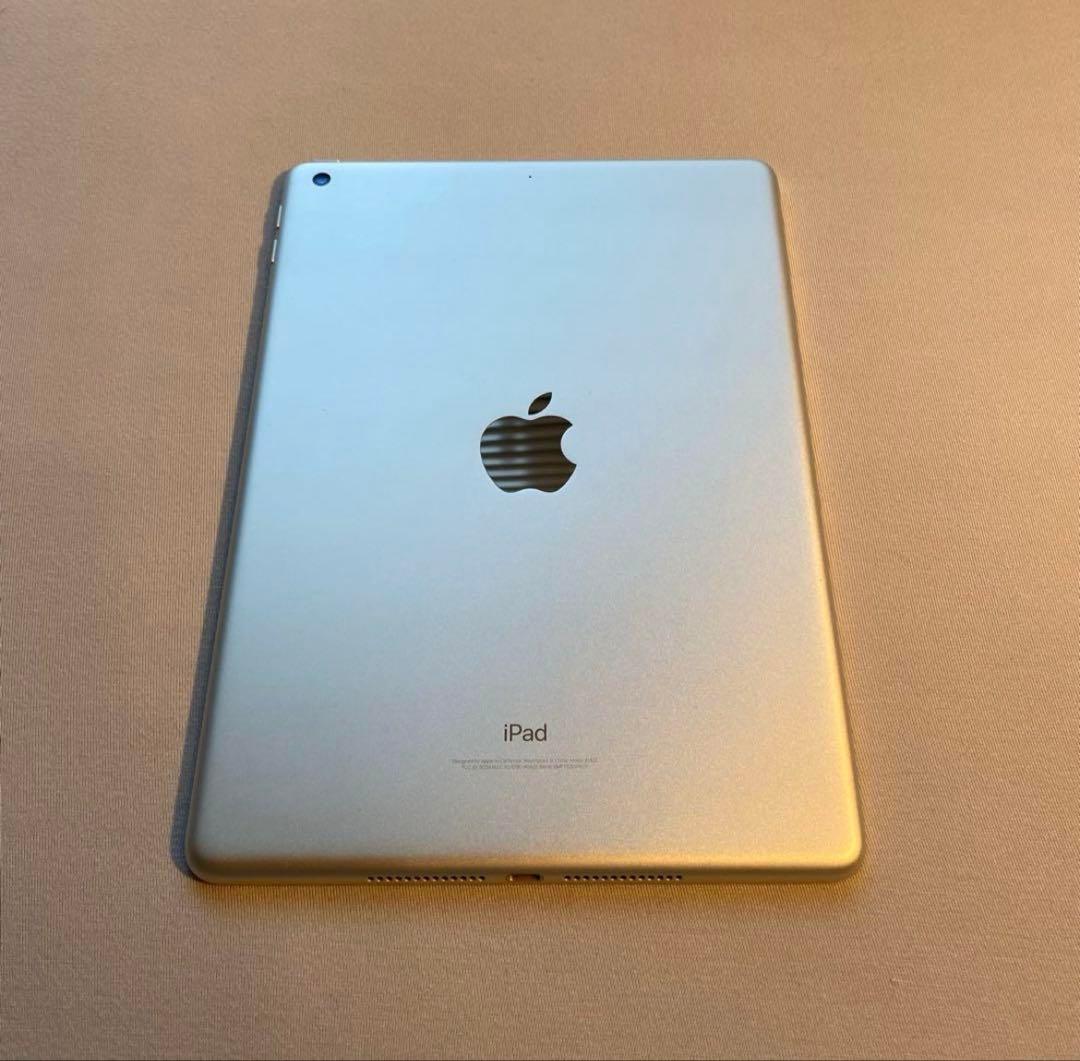 【美品】Apple iPad 第5世代 シルバー　フィルム付き