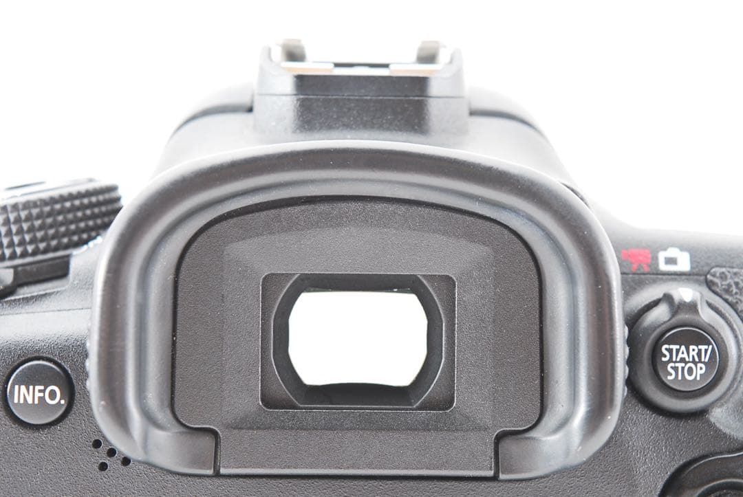 一眼レフカメラCanon EOS 7D Mark II 標準&望遠レンズセット