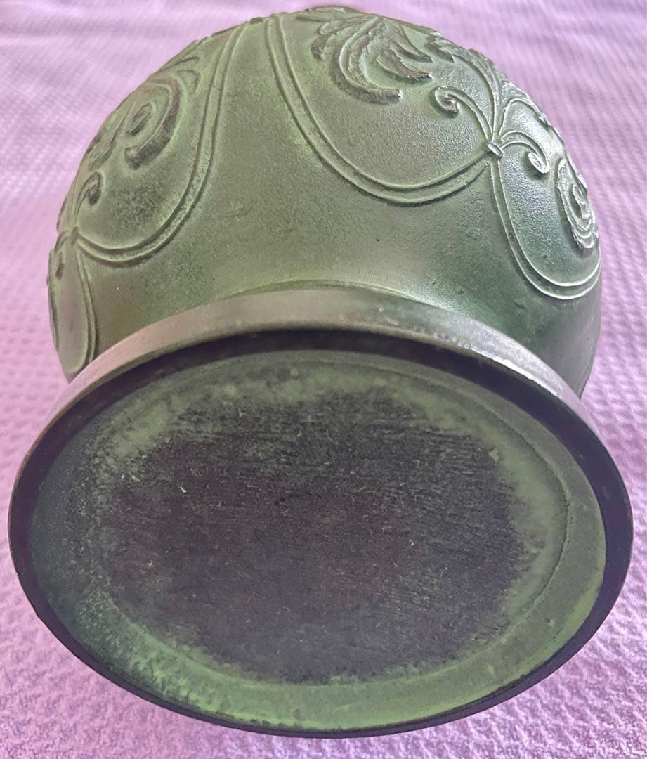 耳付き花瓶　万葉型　青銅釉　　菊花唐草地紋