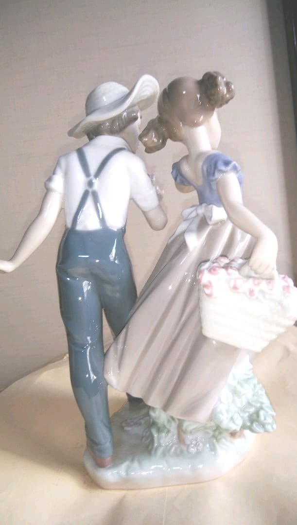 最終お値下げリヤドロ人形 可愛いらしい男女のお人形、お買い得