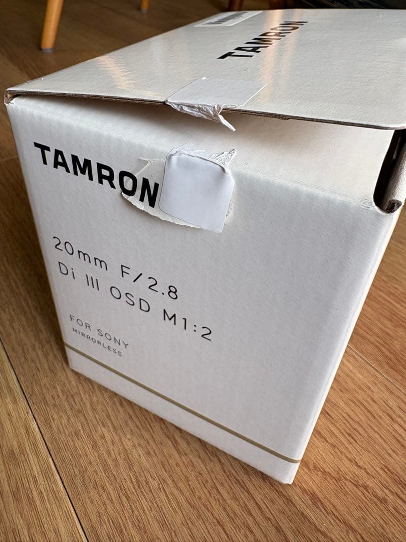 TAMRON 20mm F/2.8 Di III OSD M:1:2 Eマウント