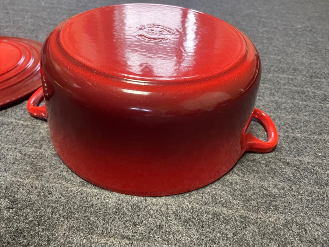 ル・クルーゼLE CREUSET ココットロンド 赤22cmルクルーゼ