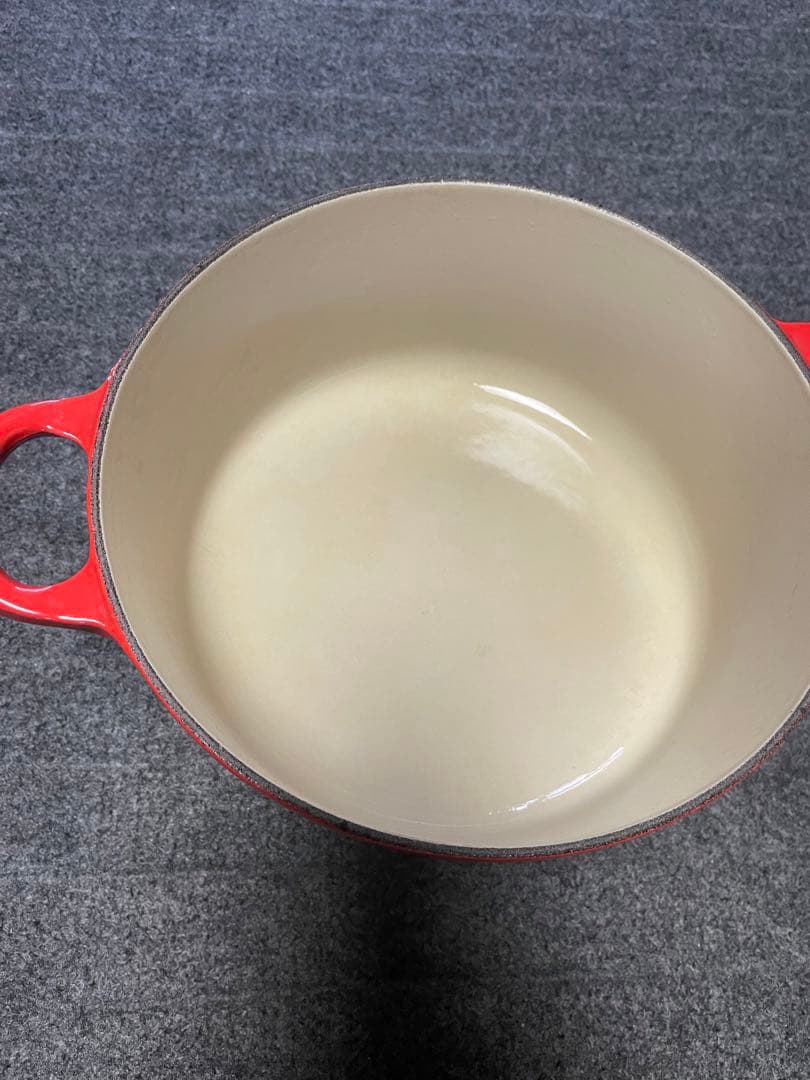 ル・クルーゼLE CREUSET ココットロンド 赤22cmルクルーゼ