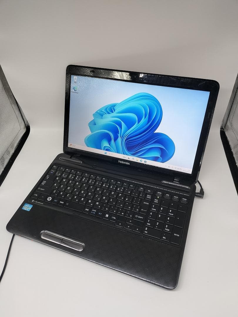 【東芝】爆速 Corei7/新品SSD128GB 15.6 ノートパソコン B7