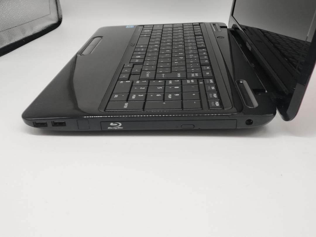 【東芝】爆速 Corei7/新品SSD128GB 15.6 ノートパソコン B7