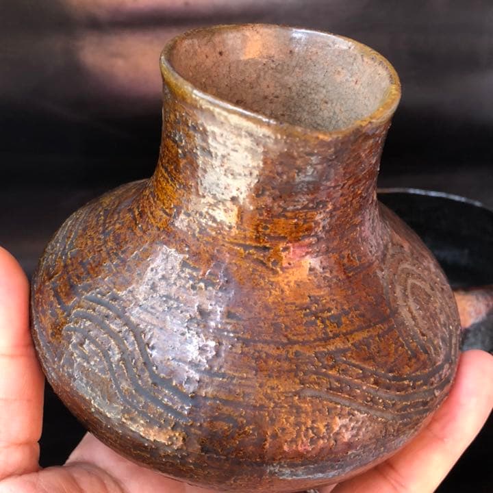 究極の美◼️蔵から凄い古い謎の美しい壺の様な陶器が出て来ました。水差し？茶道具？