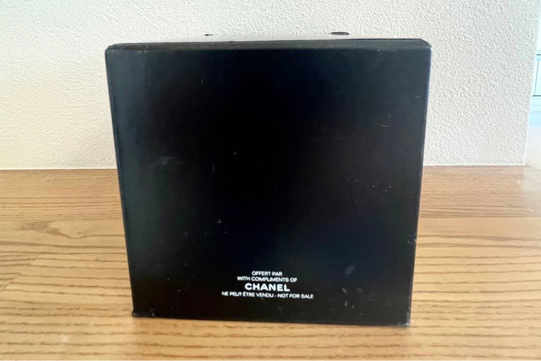 希少　CHANEL スノードーム　大