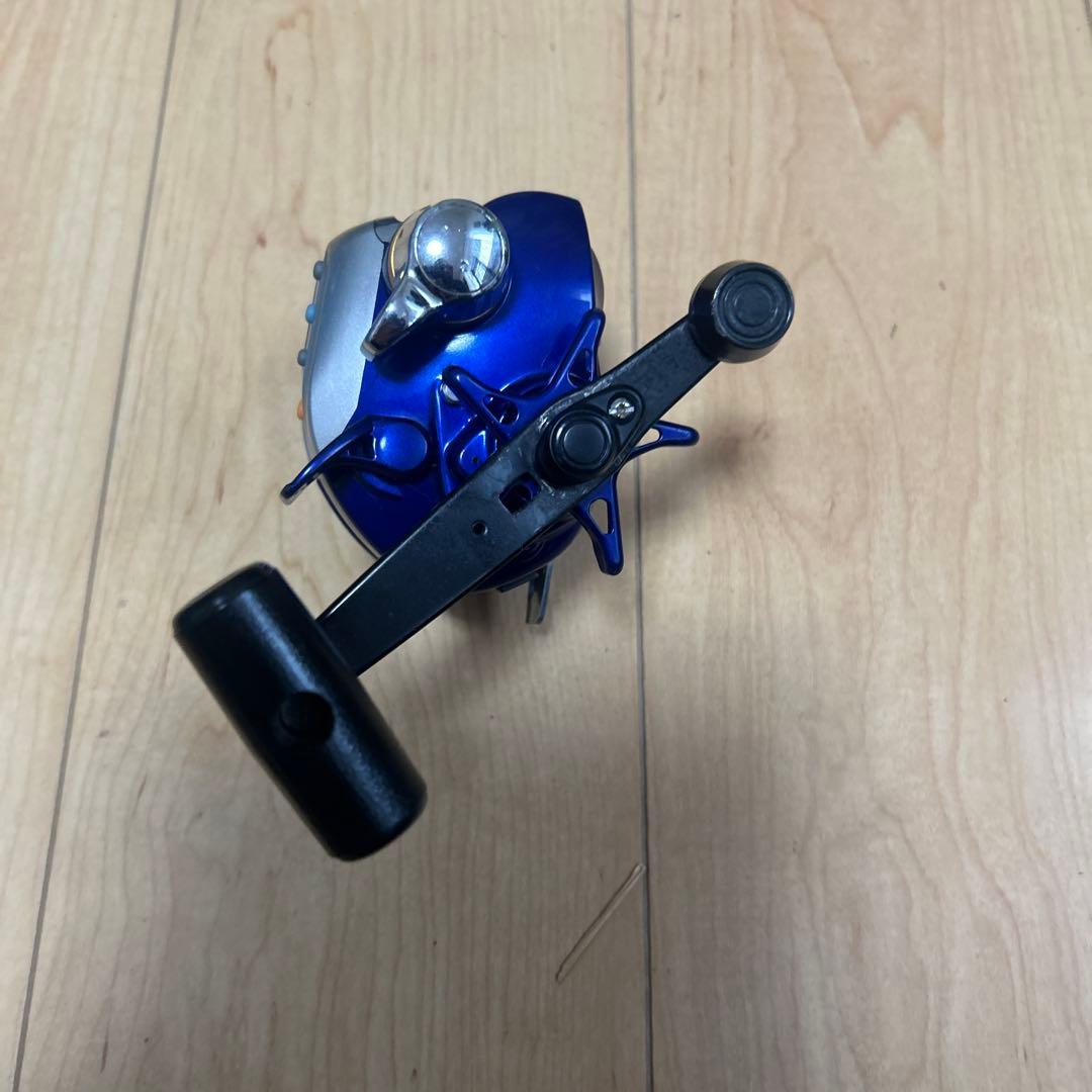 電動リール デジタル表示 青