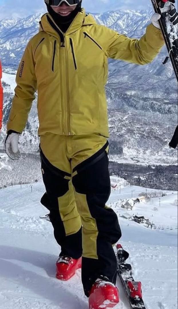 DESCENTE スキーウェア　Mサイズ　2022-2023 サルファーイエロー
