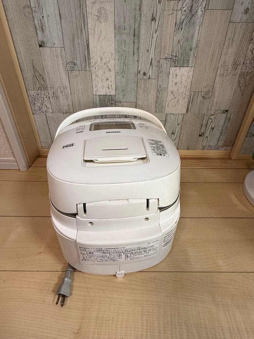 TOSHIBA 炊飯器RC-18VXE9