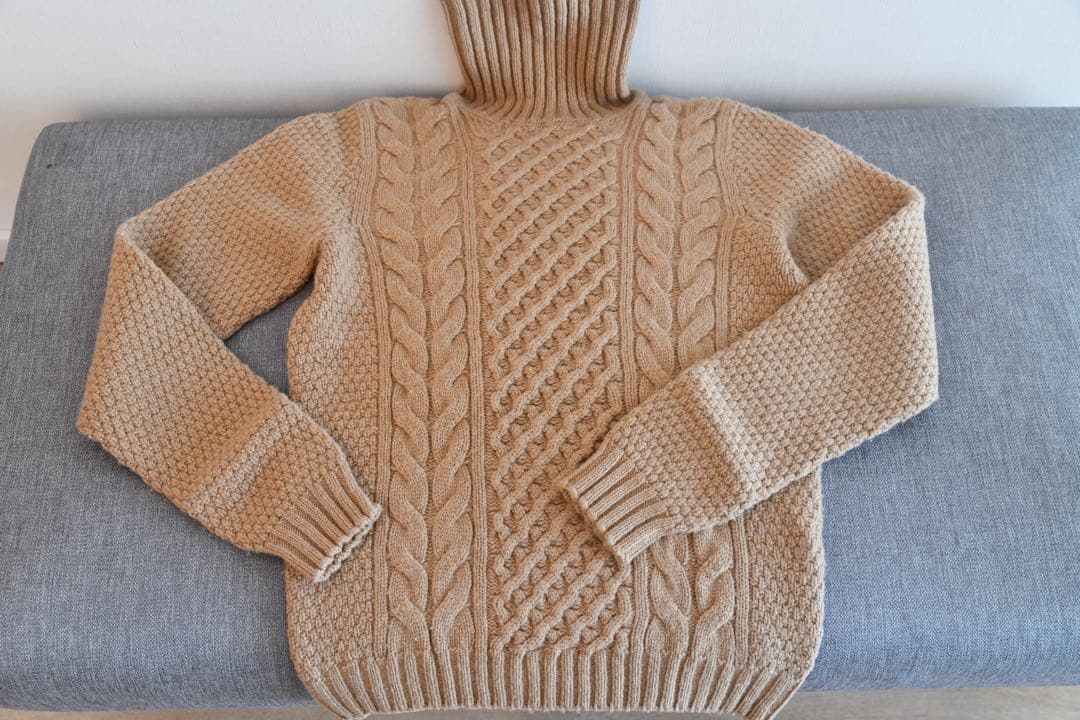 ドルモア ラムズウール タートルネック プルオーバーニット サイズ42 ベージュ