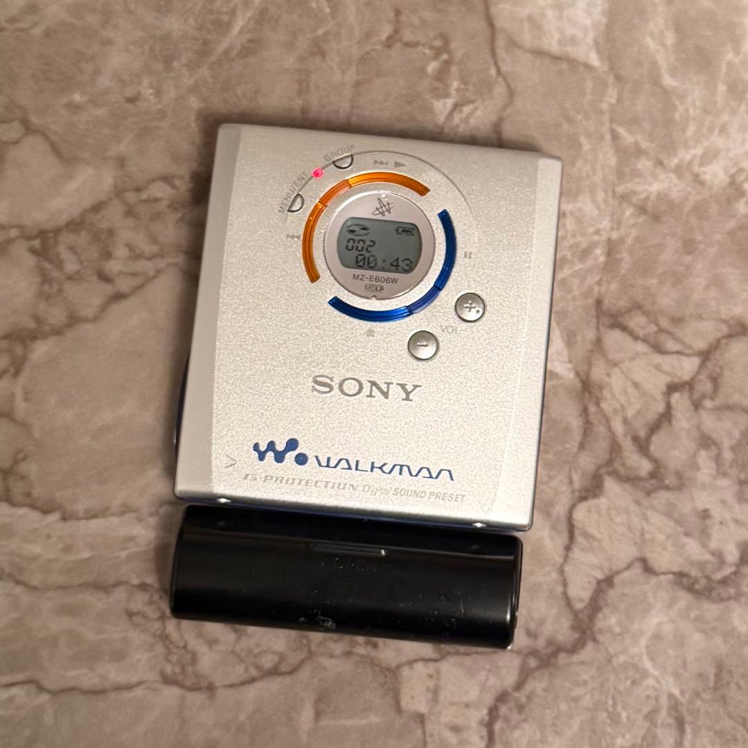 希少品 SONY WALKMAN ポータブルMDプレイヤー MZ-E606W